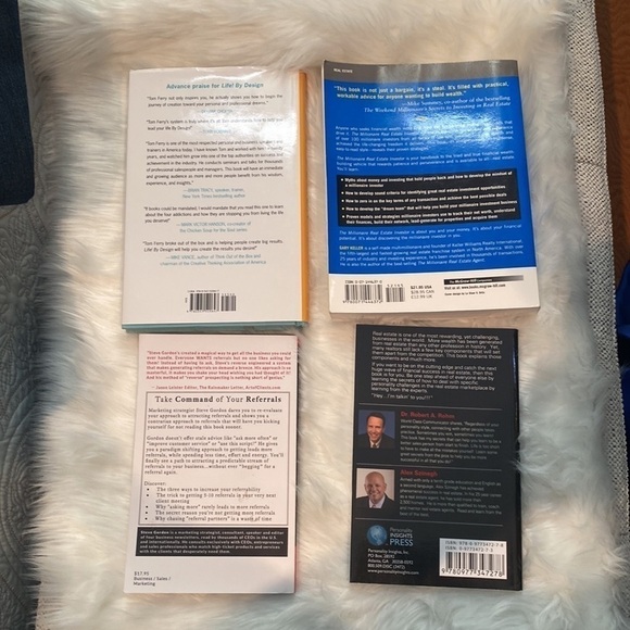 Bundle of four real estate books - Picture 2 of 2